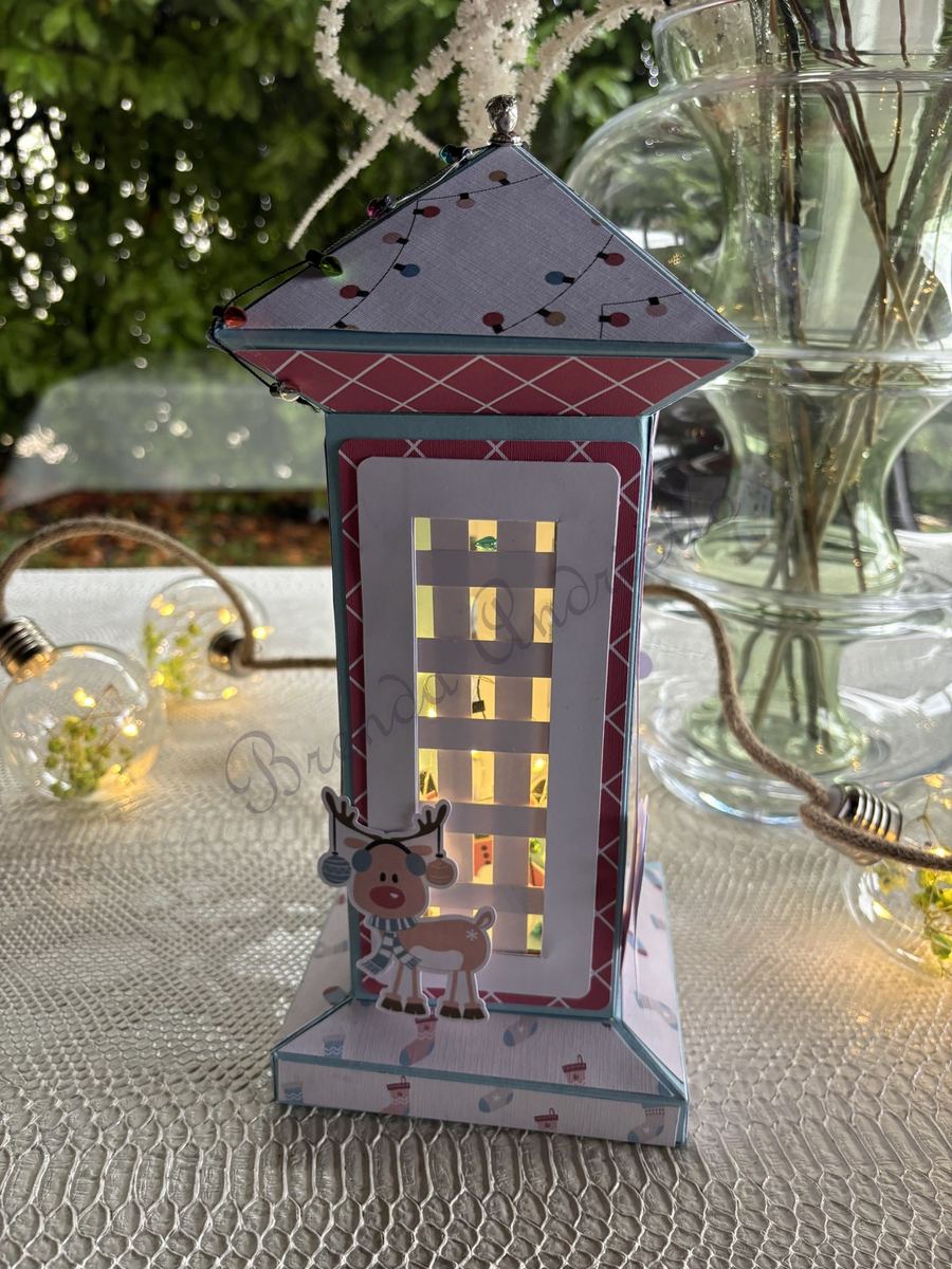 Lanterne lumineuse surprise en cartonnage, illuminée de l'intérieur
