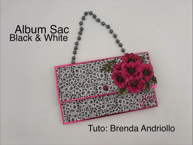 Album sac Black & White à chaîne de perles, fleurs fuchsia, création de Brenda Andriollo