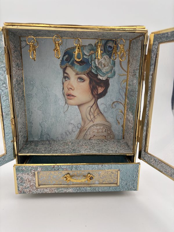 Vitrine à bijoux en cartonnage avec son tiroir