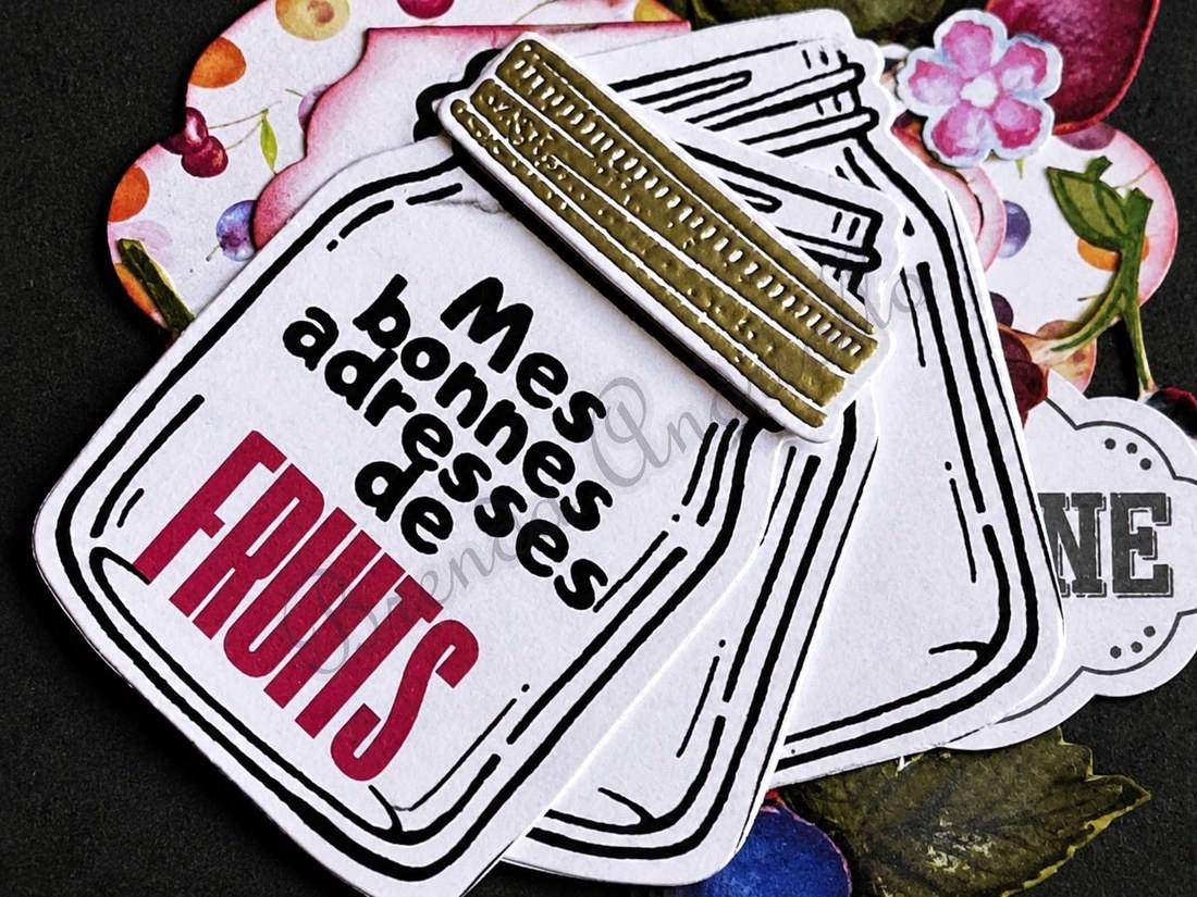 Les découpes du kit, dont l'étiquette Mes bonnes adresses de fruits