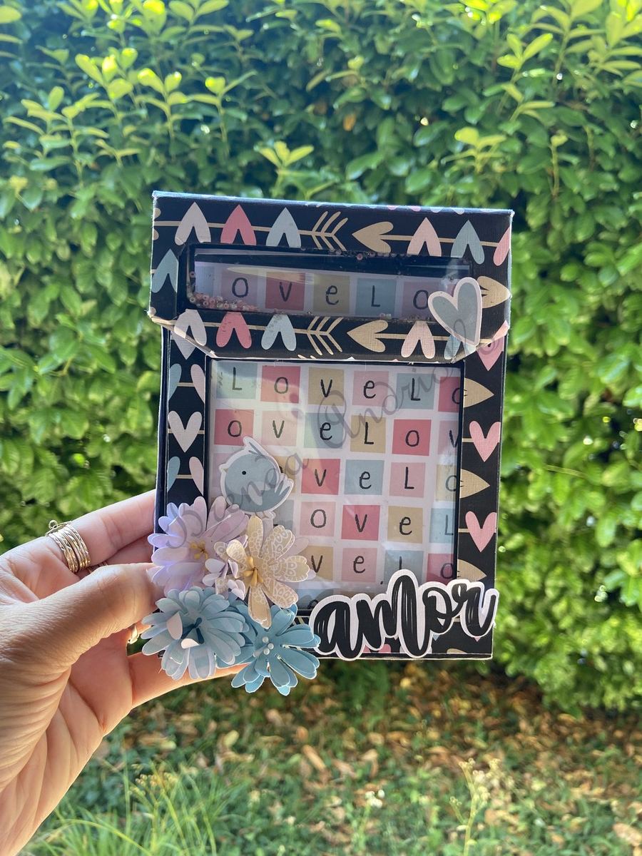 Album Amore fait main et ses fleurs en papier