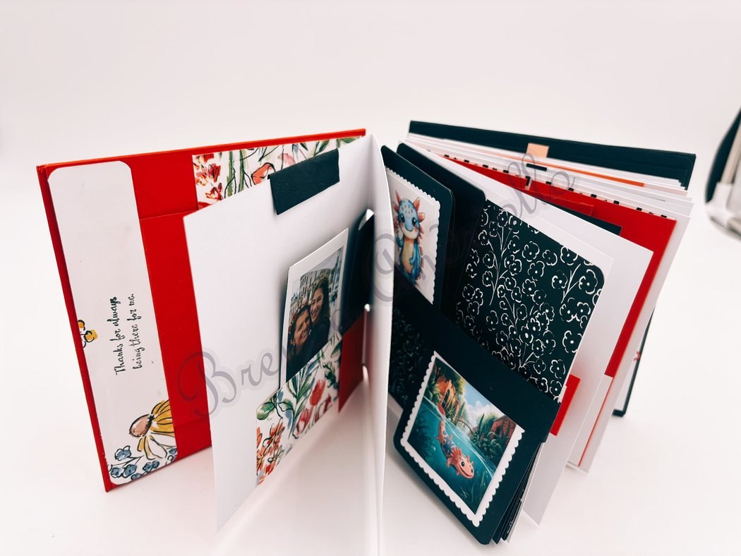 Album Moments, pages intérieures